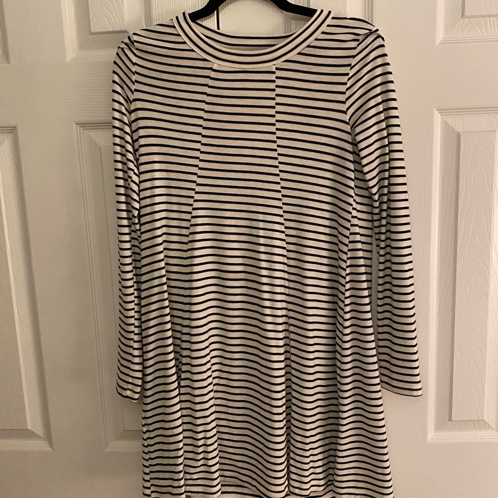 BCBGeneration Black and White Long Sleeve Striped Dress | small